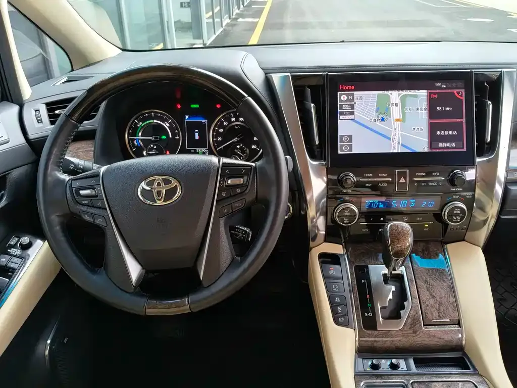 Toyota Vellfire — фото 6