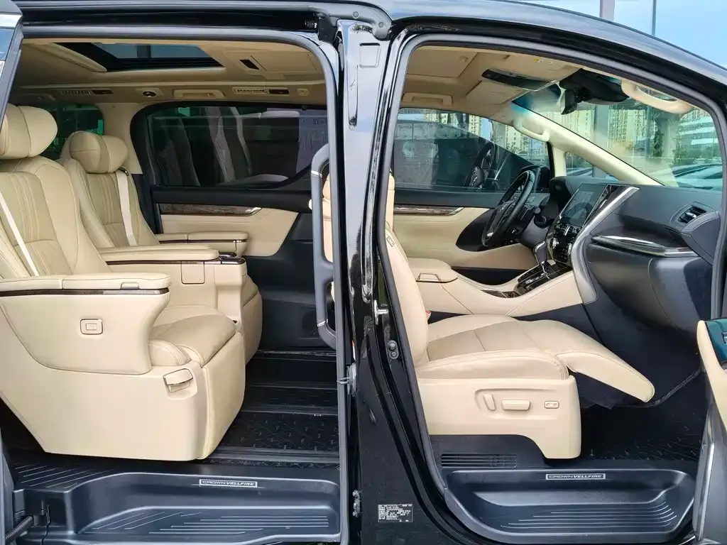 Toyota Vellfire — фото 8