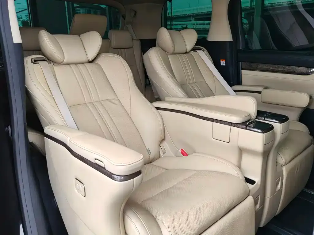 Toyota Vellfire — фото 9
