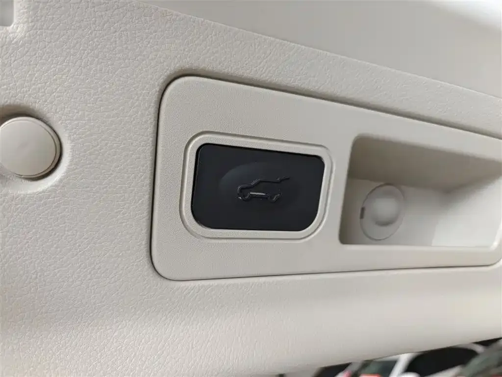 Buick GL8 2021 из CN, фото 10