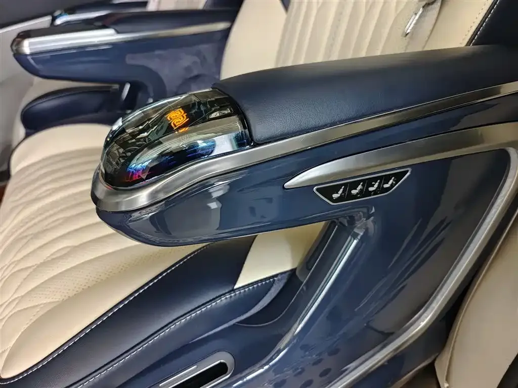 Buick GL8 2021 из CN, фото 2