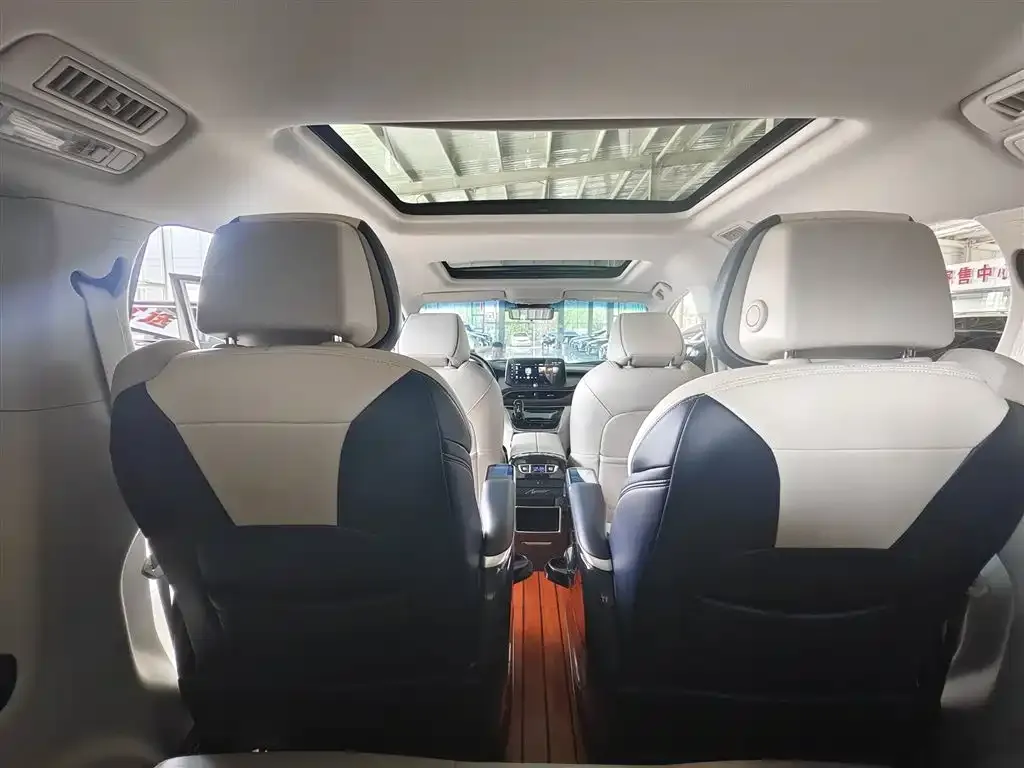 Buick GL8 2021 из CN, фото 5