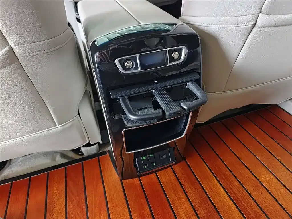 Buick GL8 2021 из CN, фото 6