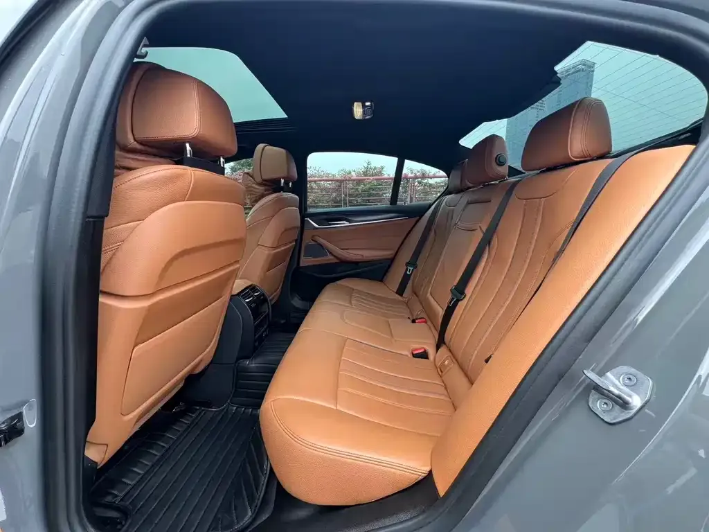 BMW 5 Series (Import) — фото 10