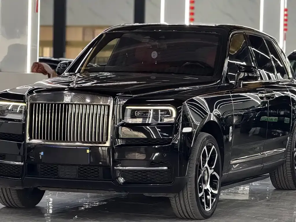 Rolls-Royce Cullinan — фото 1
