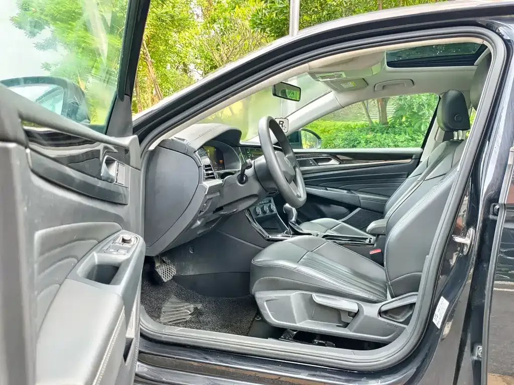 Volkswagen Passat — фото 10