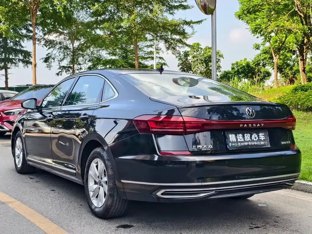 Volkswagen Passat — фото 6