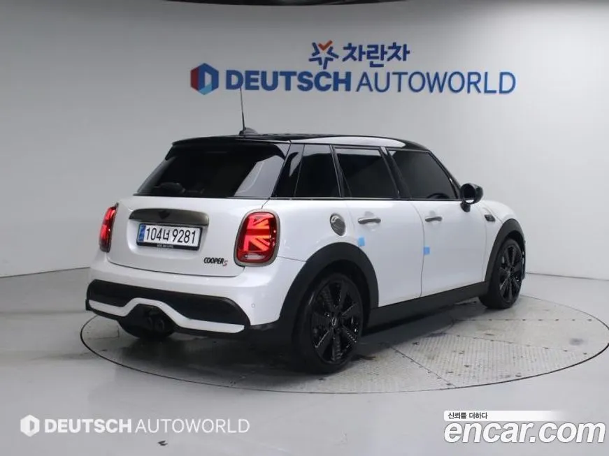 Mini Cooper 2023 из KR, фото 2