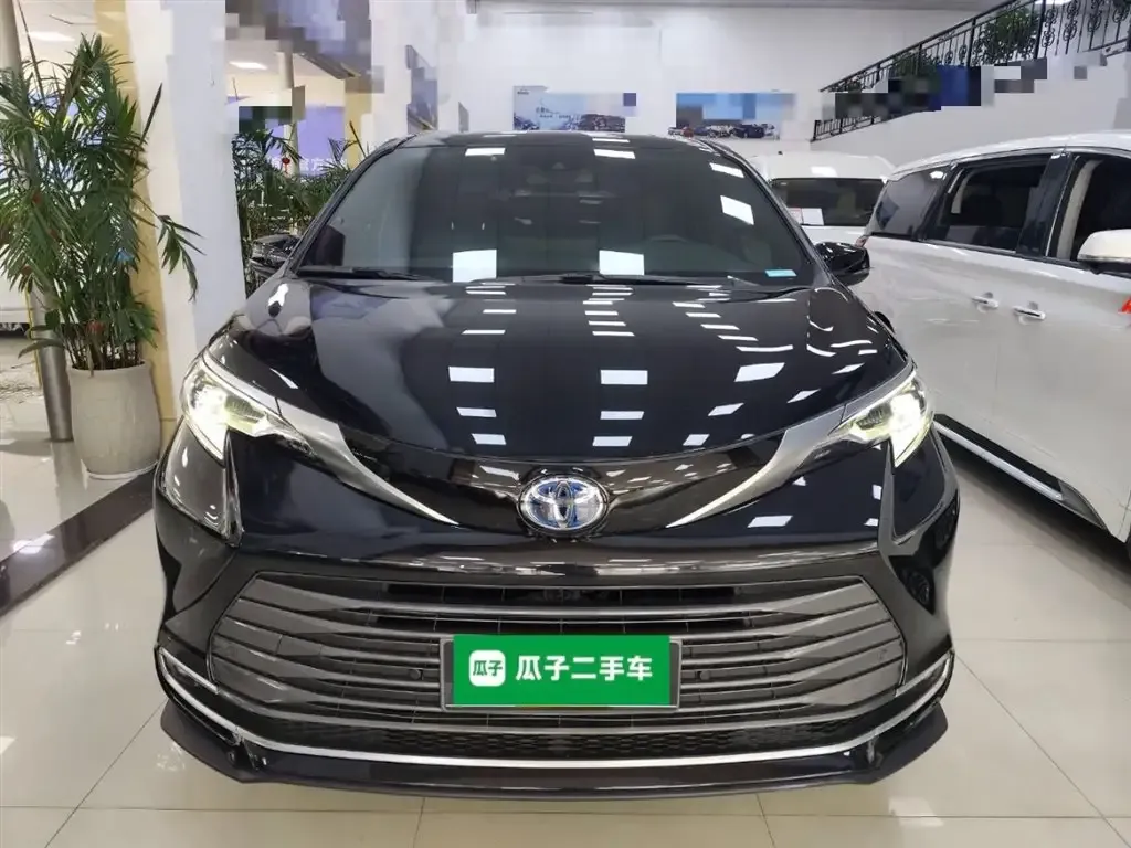 Toyota Sienna 2022 из CN, фото 3