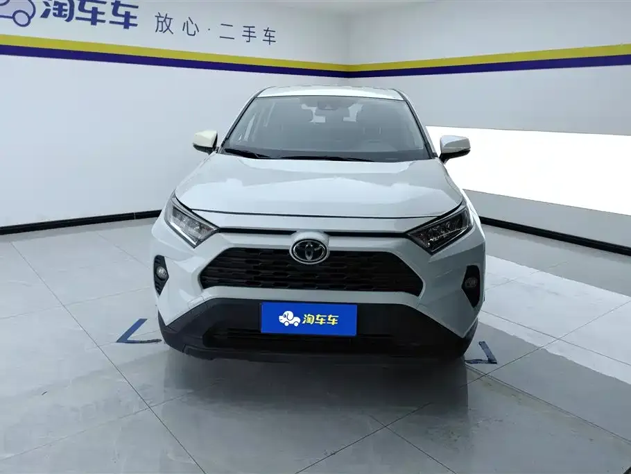 Toyota RAV4 — фото 2