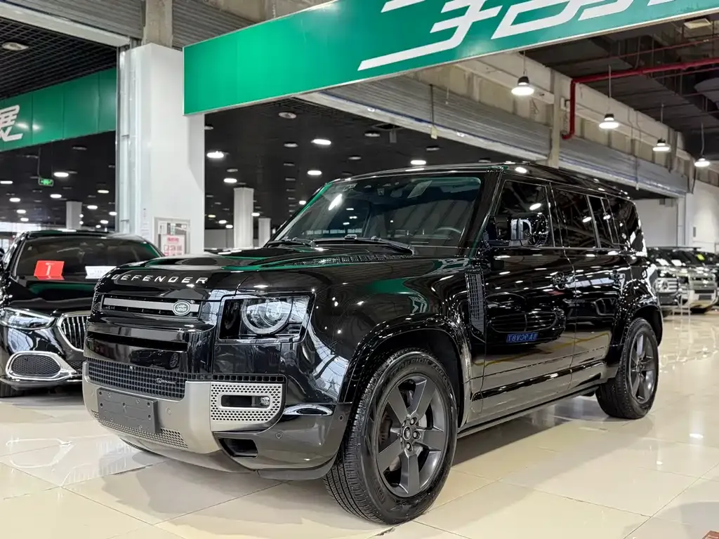 Land Rover Defender — фото 1