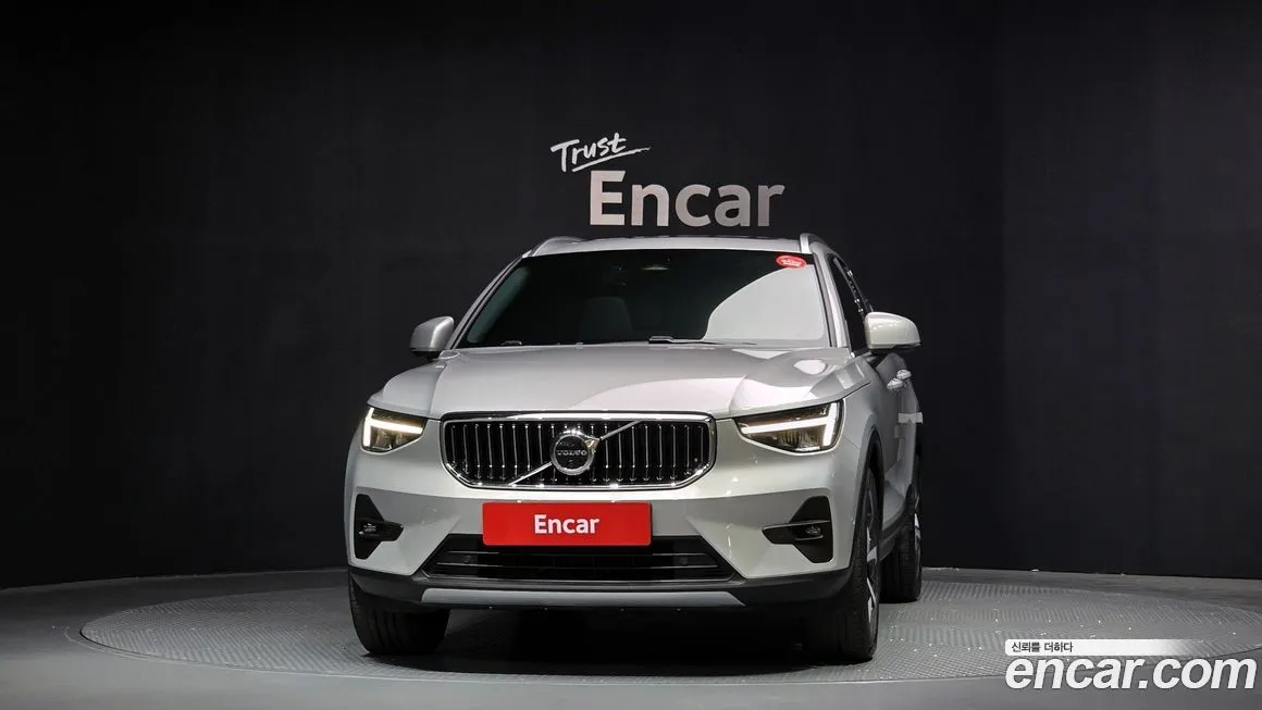 Volvo XC40 — фото 3