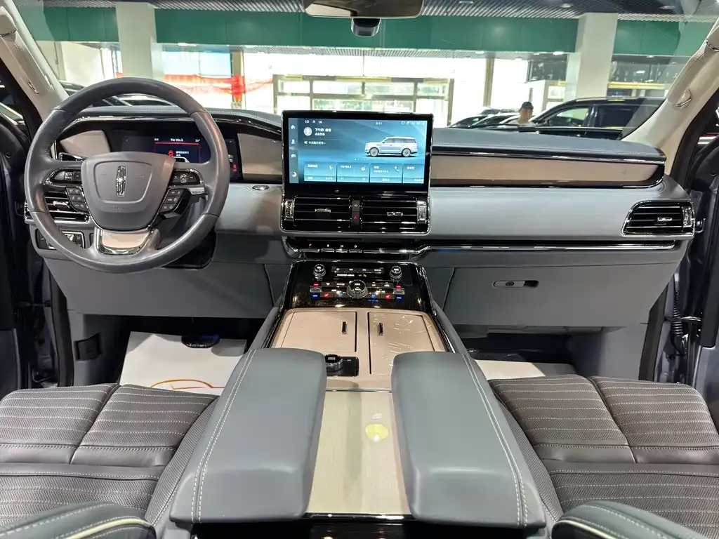 Lincoln Navigator 2023 из CN, фото 9