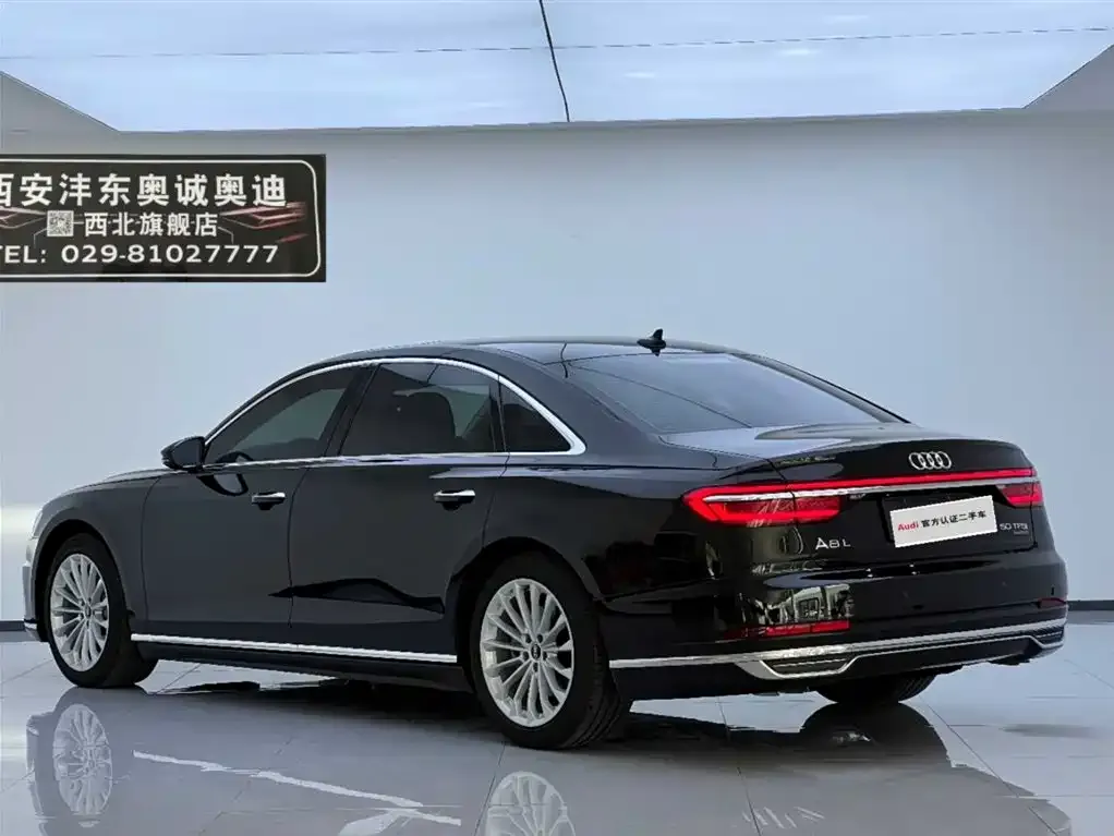 Audi A8 — фото 10
