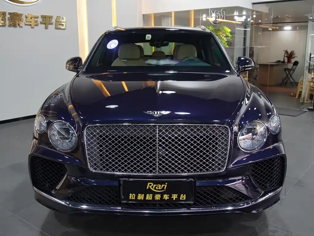 Bentley Bentayga 2022 из CN, фото 2