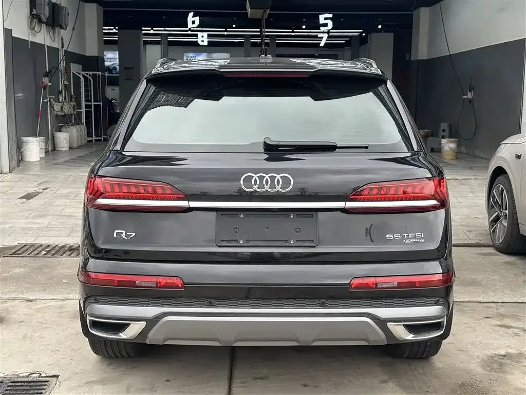 Audi Q7 2024 из CN, фото 5