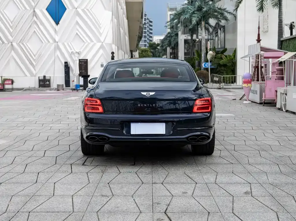 Bentley Flying Spur 2024 из CN, фото 5
