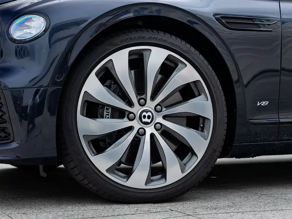 Bentley Flying Spur 2024 из CN, фото 8