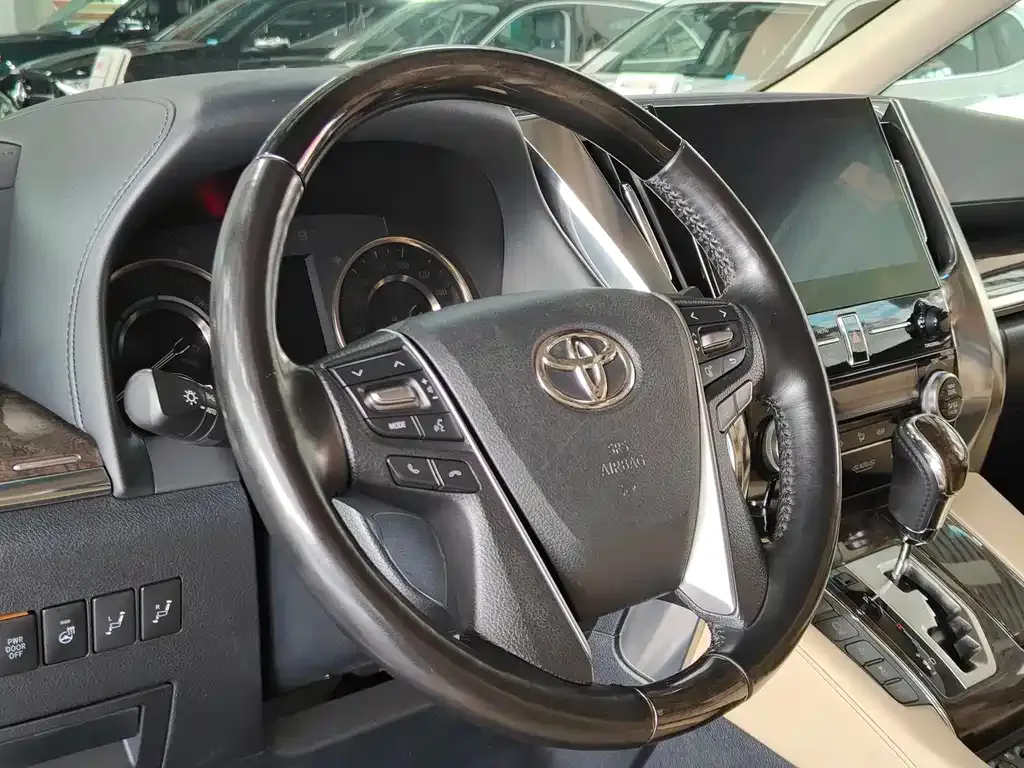 Toyota Vellfire 2021 из CN, фото 5