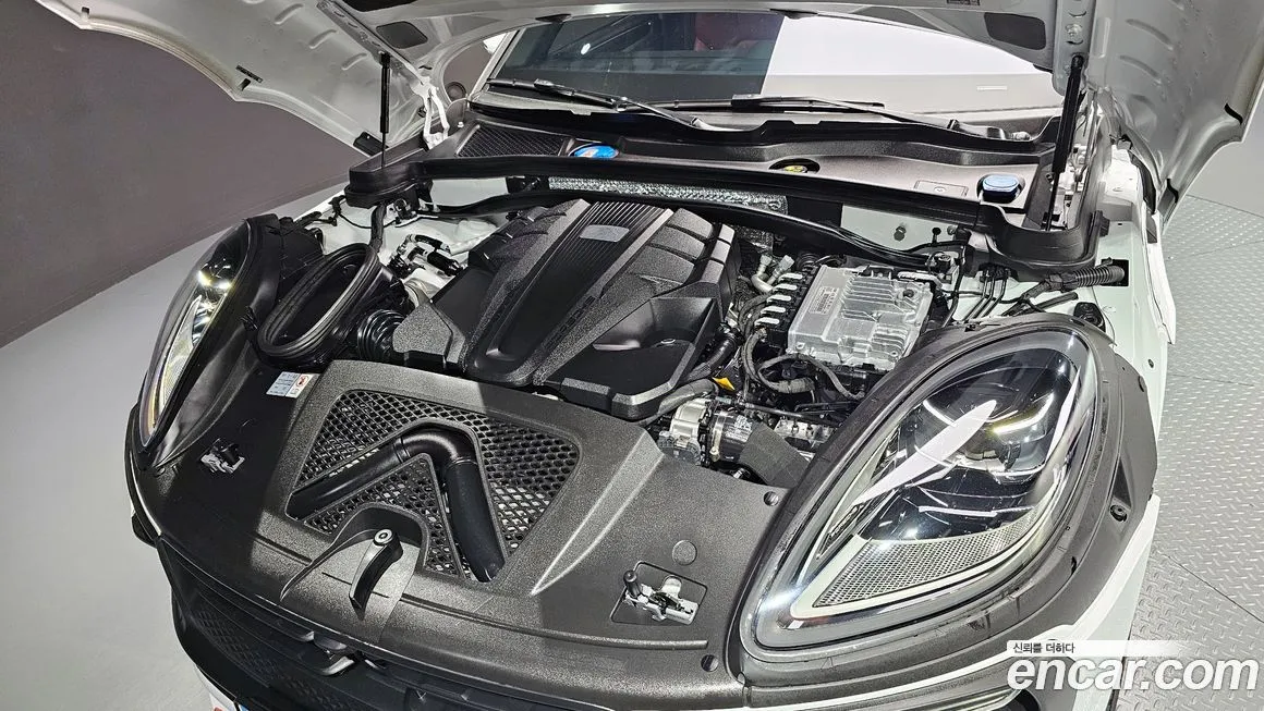Porsche Macan 2024 из KR, фото 6