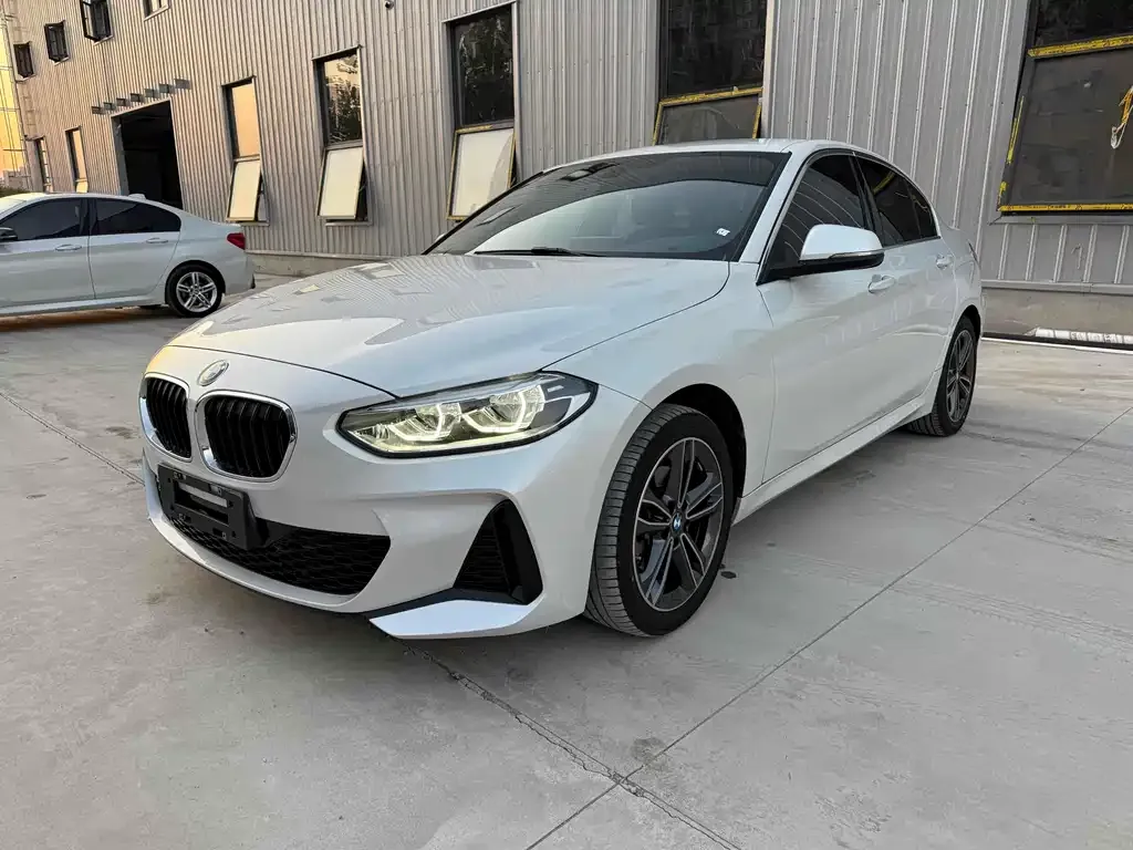 BMW 1 Series 2021 из CN, фото 1