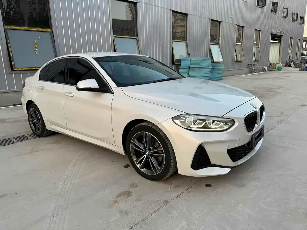BMW 1 Series 2021 из CN, фото 2