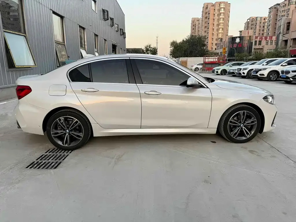 BMW 1 Series 2021 из CN, фото 3