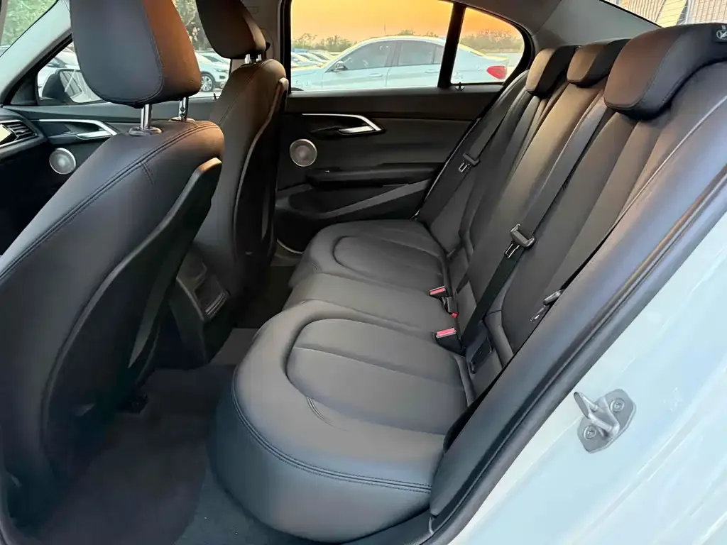 BMW 1 Series 2021 из CN, фото 9