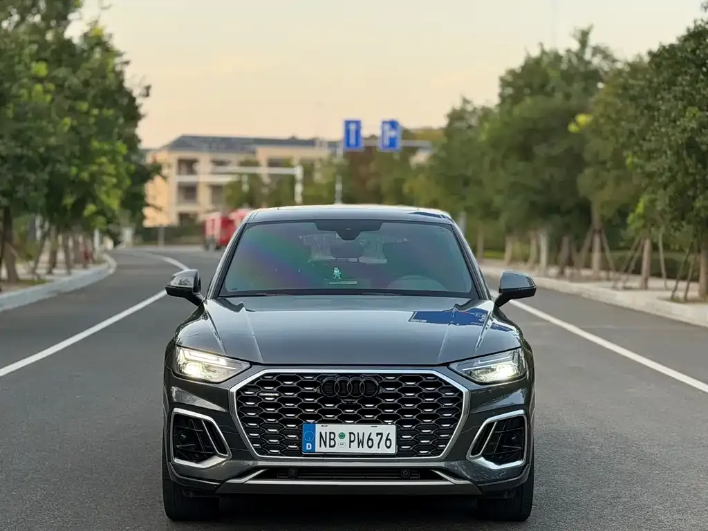 Audi Q5L Sportback 2022 из CN, фото 2