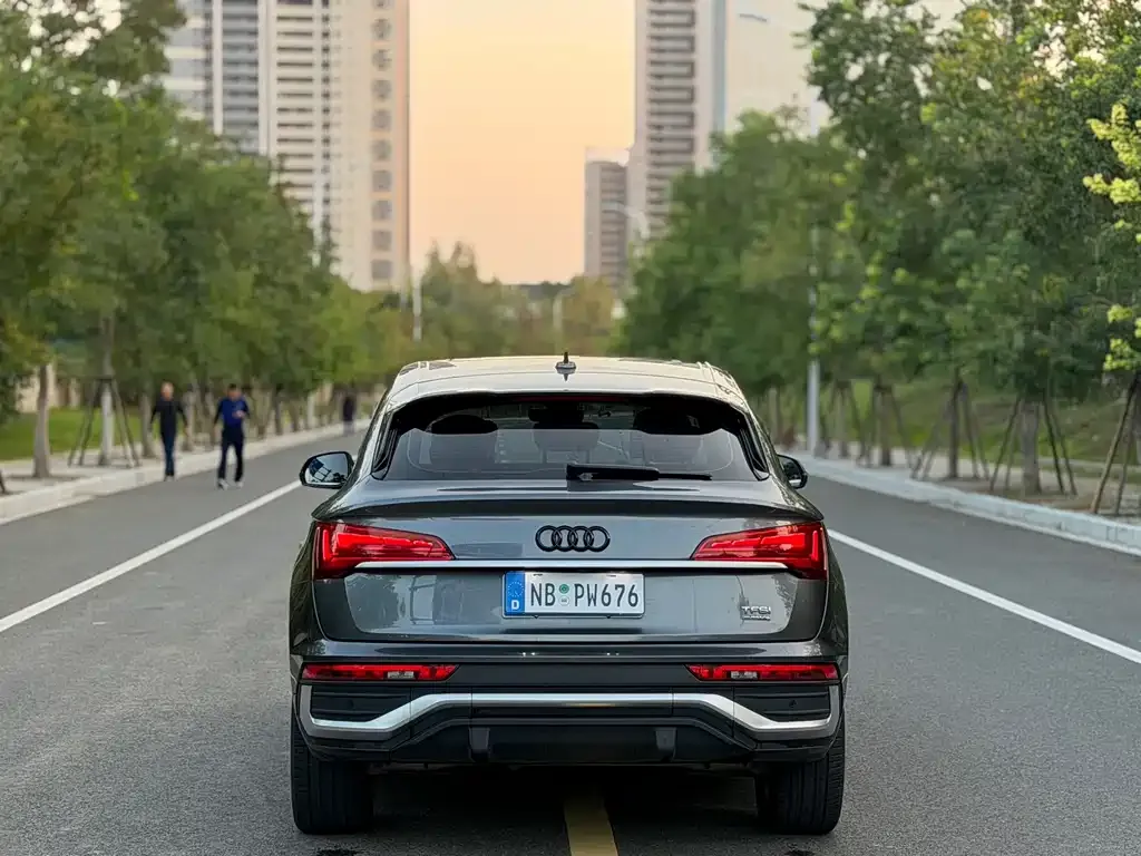 Audi Q5L Sportback 2022 из CN, фото 8