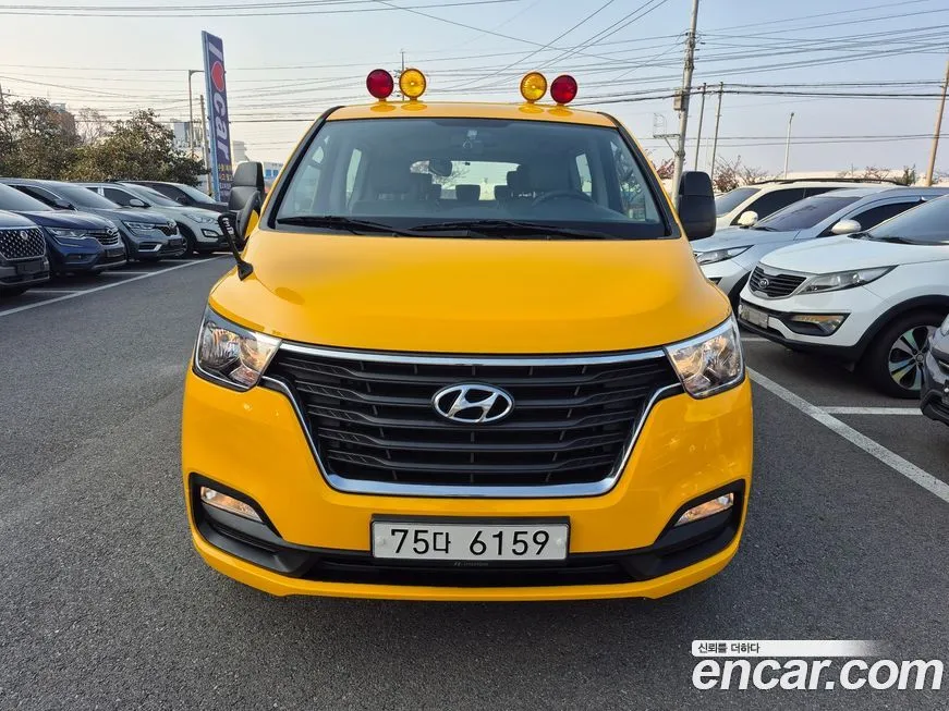 Hyundai Starex