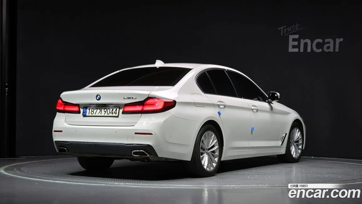 BMW 5-Series 2021 из KR, фото 2