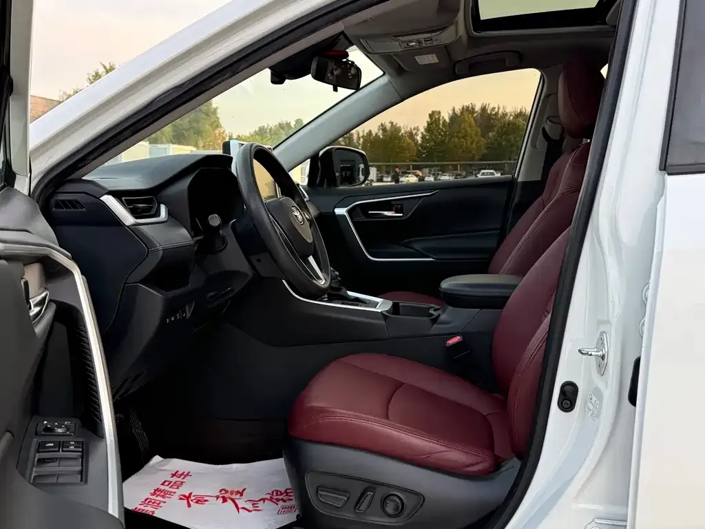 Toyota RAV4 2021 из CN, фото 4