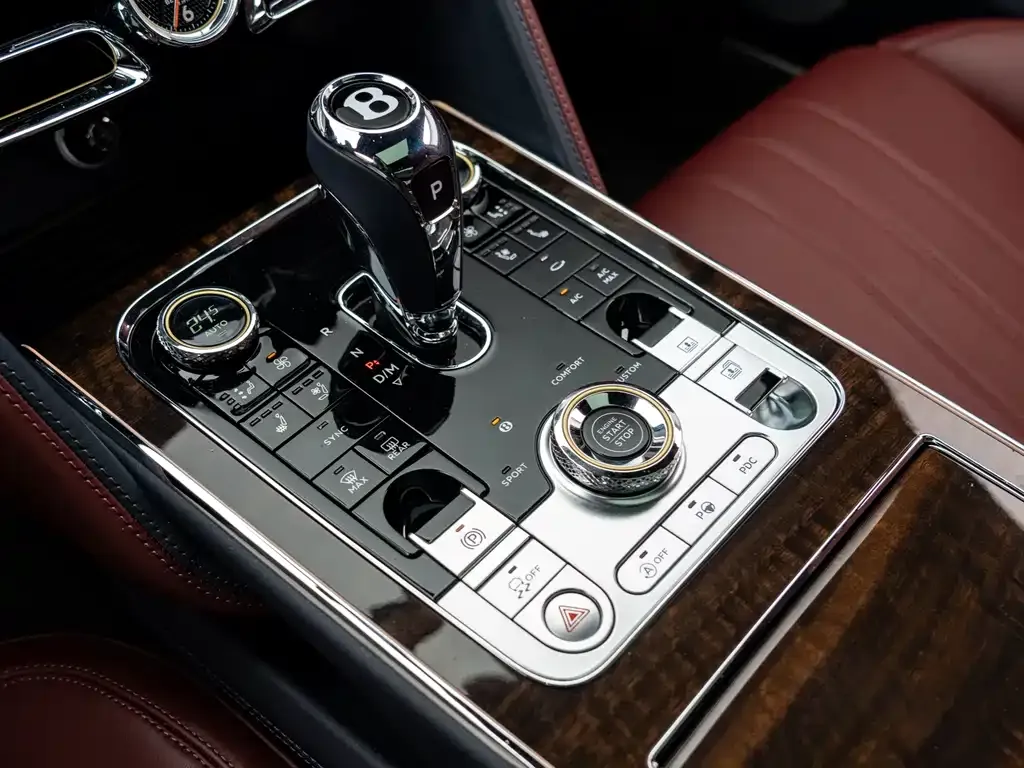 Bentley Flying Spur 2021 из CN, фото 10