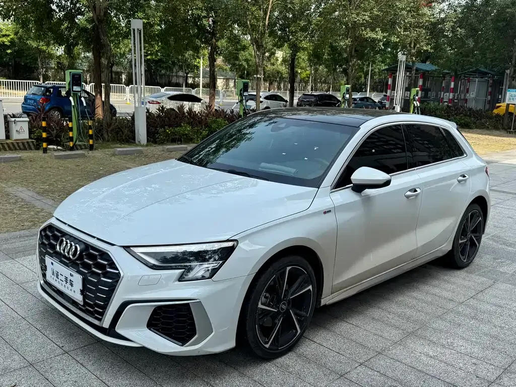 Audi A3 — фото 1