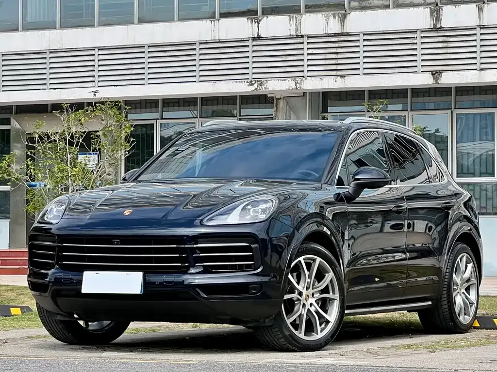 Porsche Cayenne — фото 1