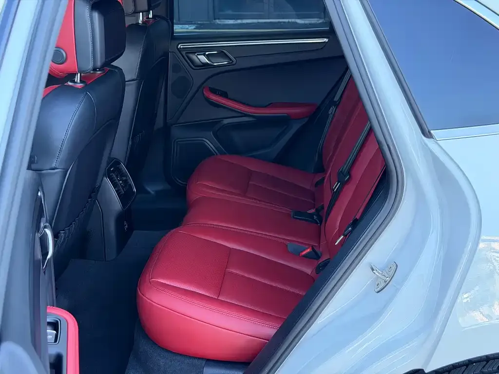 Porsche Macan 2024 из CN, фото 7