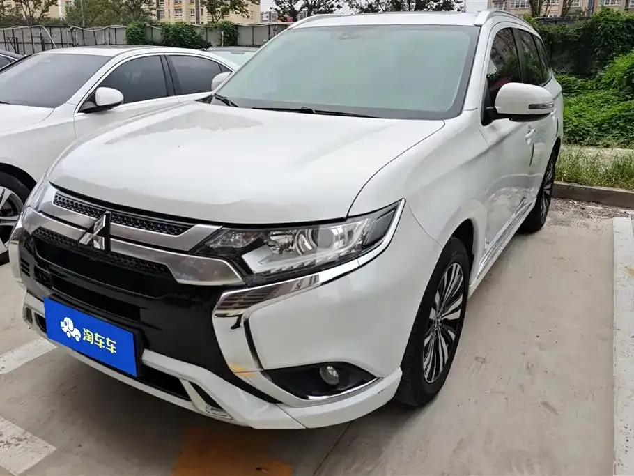 Mitsubishi Outlander 2022 из CN, фото 1