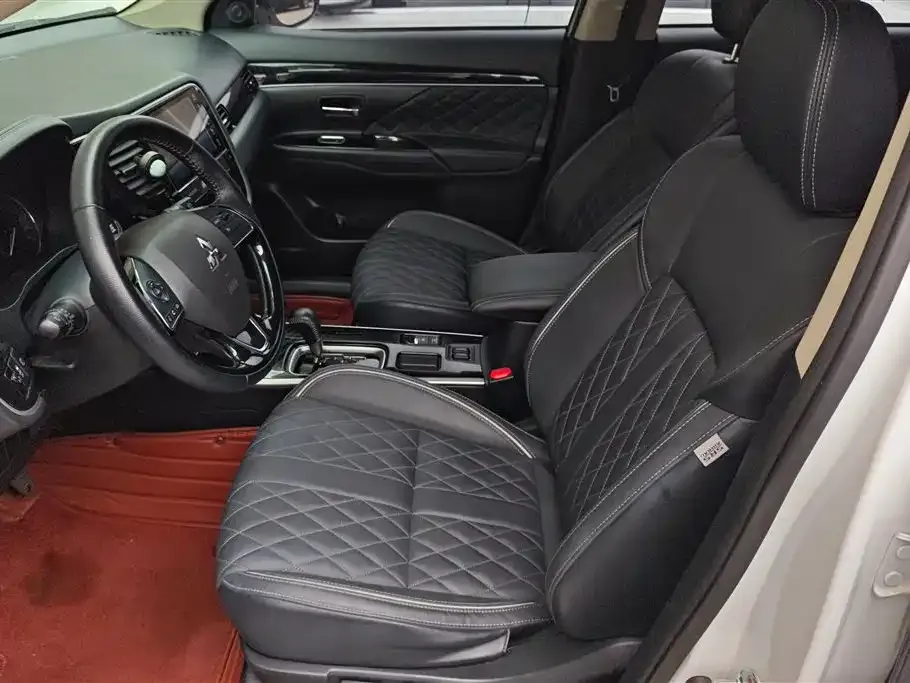 Mitsubishi Outlander 2022 из CN, фото 9