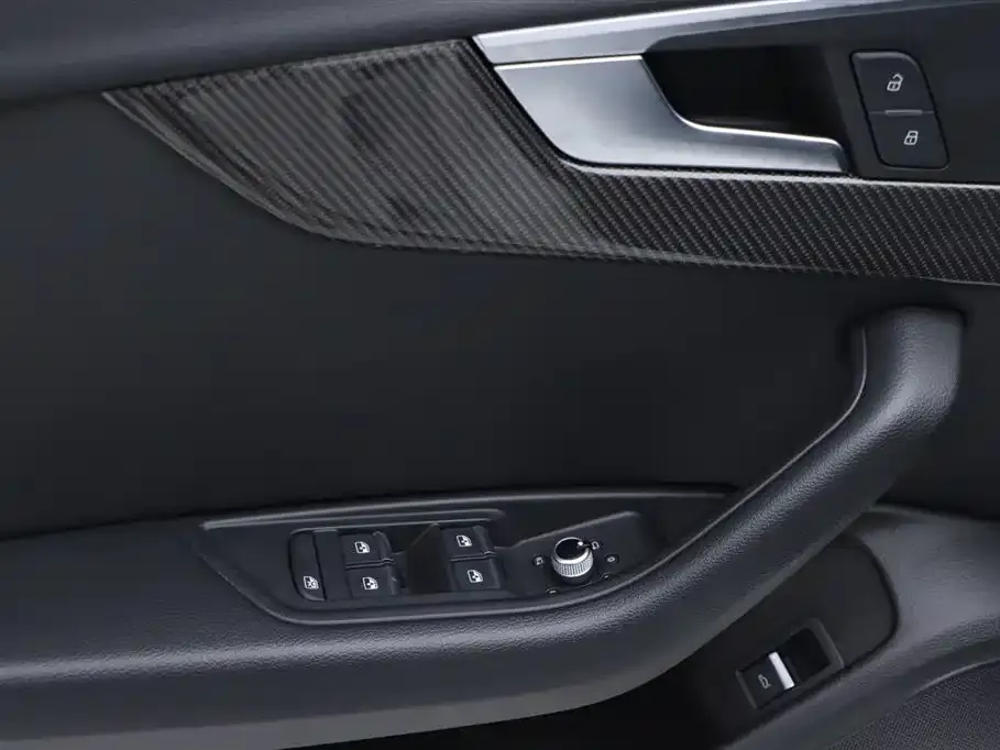 Audi A4L 2021 из CN, фото 6