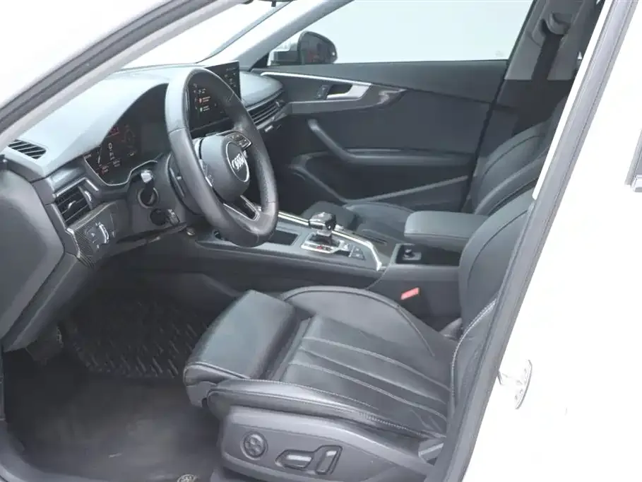 Audi A4L 2021 из CN, фото 7