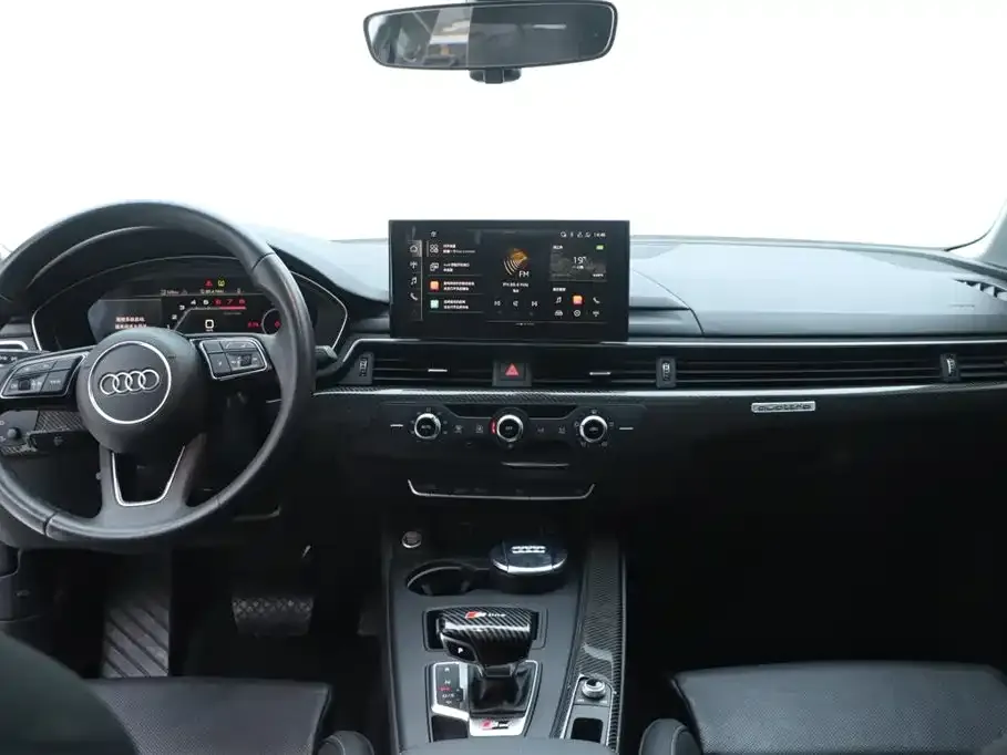 Audi A4L 2021 из CN, фото 9