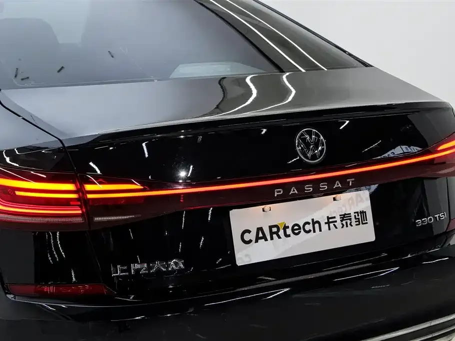 Volkswagen Passat 2023 из CN, фото 10