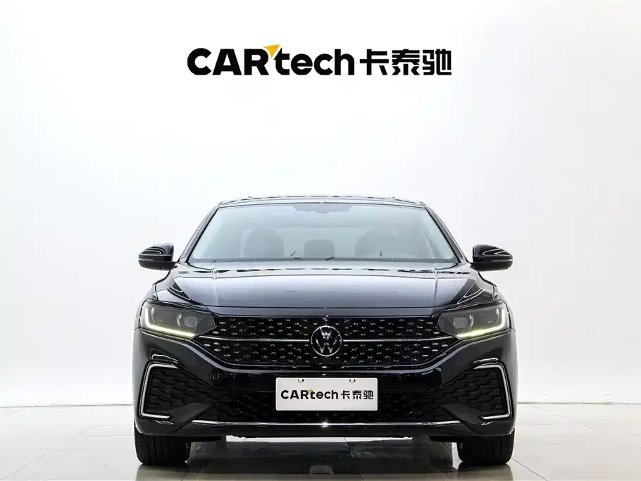 Volkswagen Passat 2023 из CN, фото 2