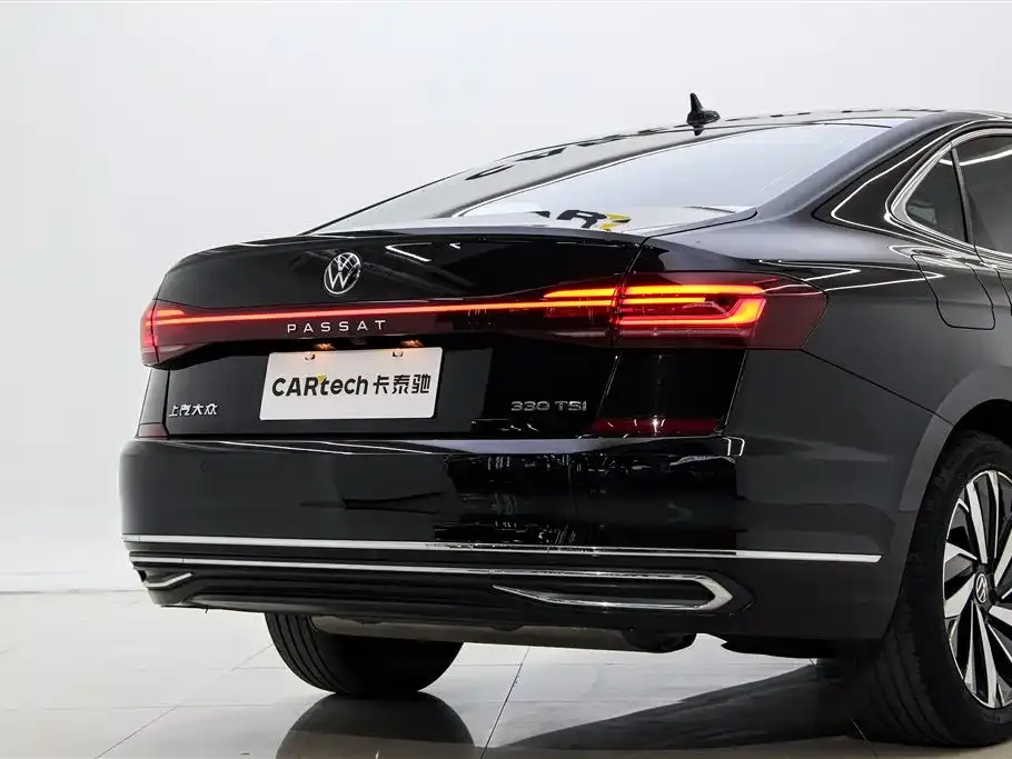 Volkswagen Passat 2023 из CN, фото 7
