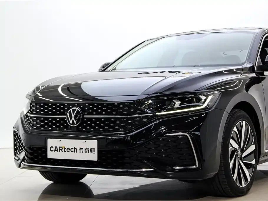 Volkswagen Passat 2023 из CN, фото 8