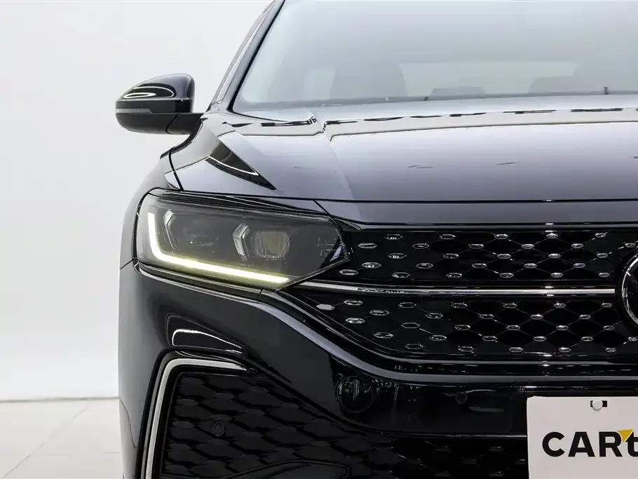 Volkswagen Passat 2023 из CN, фото 9