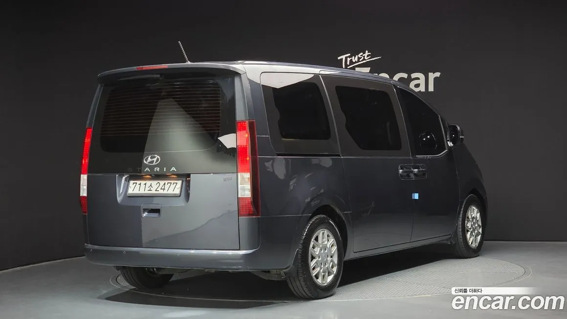Hyundai Staria — фото 2