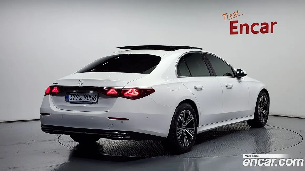 Mercedes-Benz E-Class 2025 из KR, фото 2