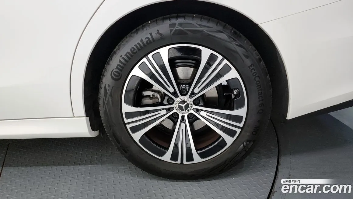 Mercedes-Benz E-Class 2025 из KR, фото 5